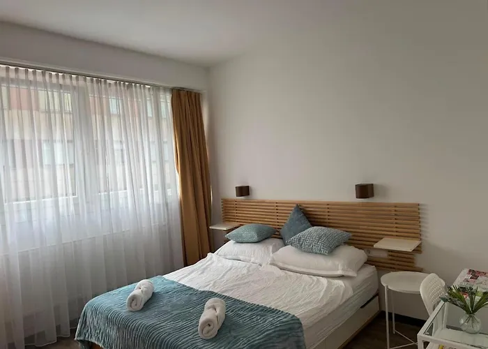 For 2-4 Guest