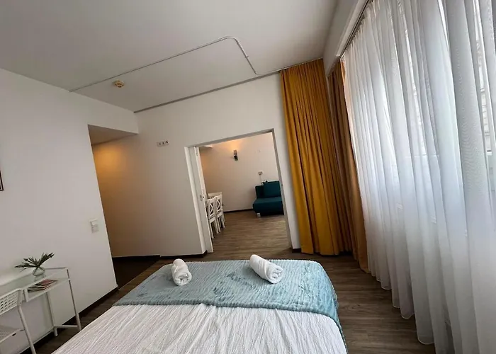 For 2-4 Guest